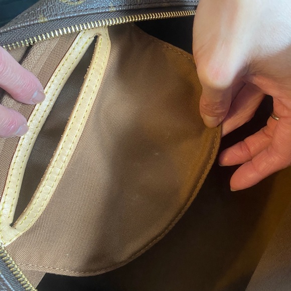 Louis Vuitton Monogram Montorgueil PM - Picture 9 of 16